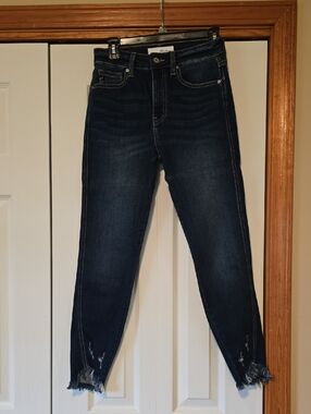 Size 7/27 KanCan Dark Denim Fringe Bottom Jeans